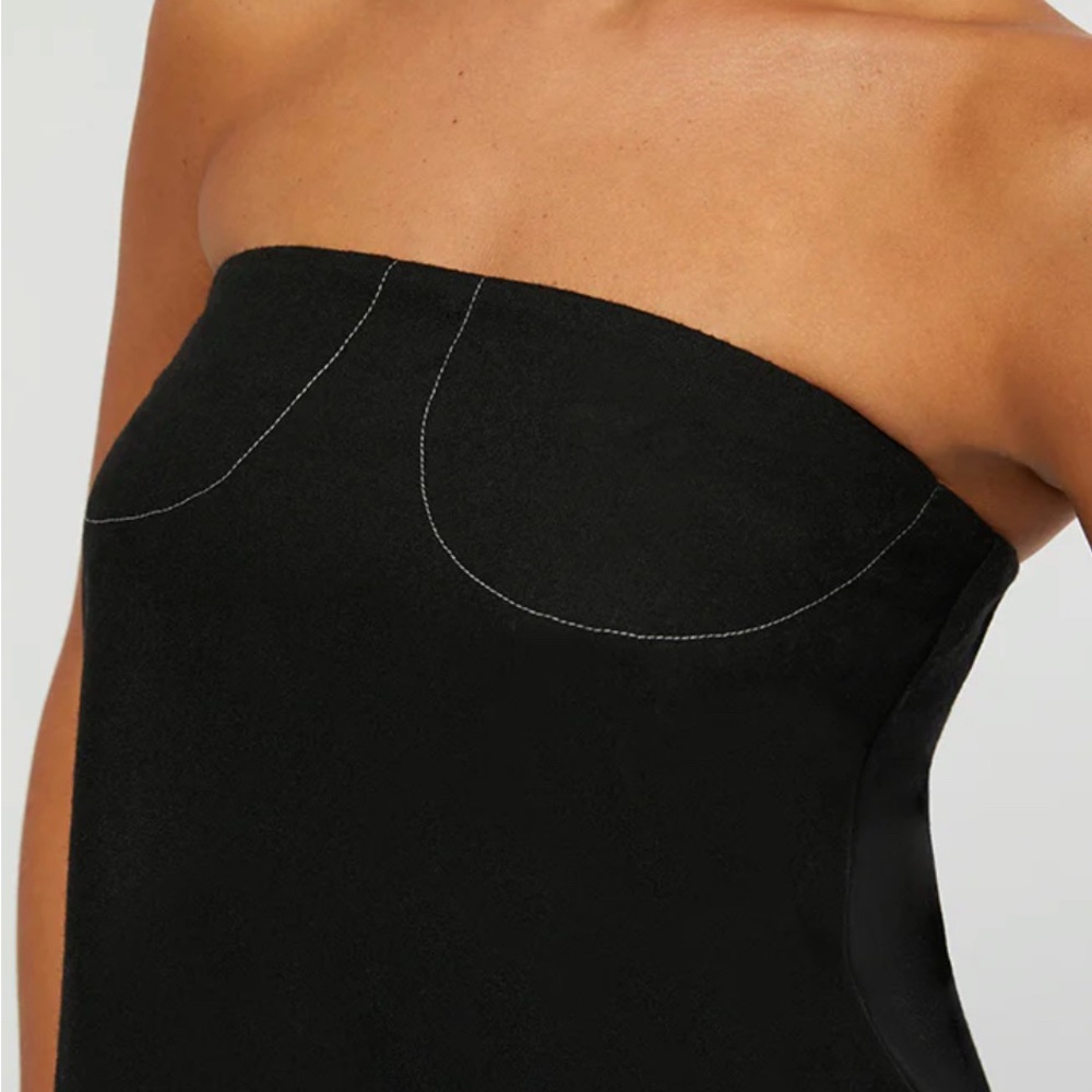 Chic Black Strapless Top
